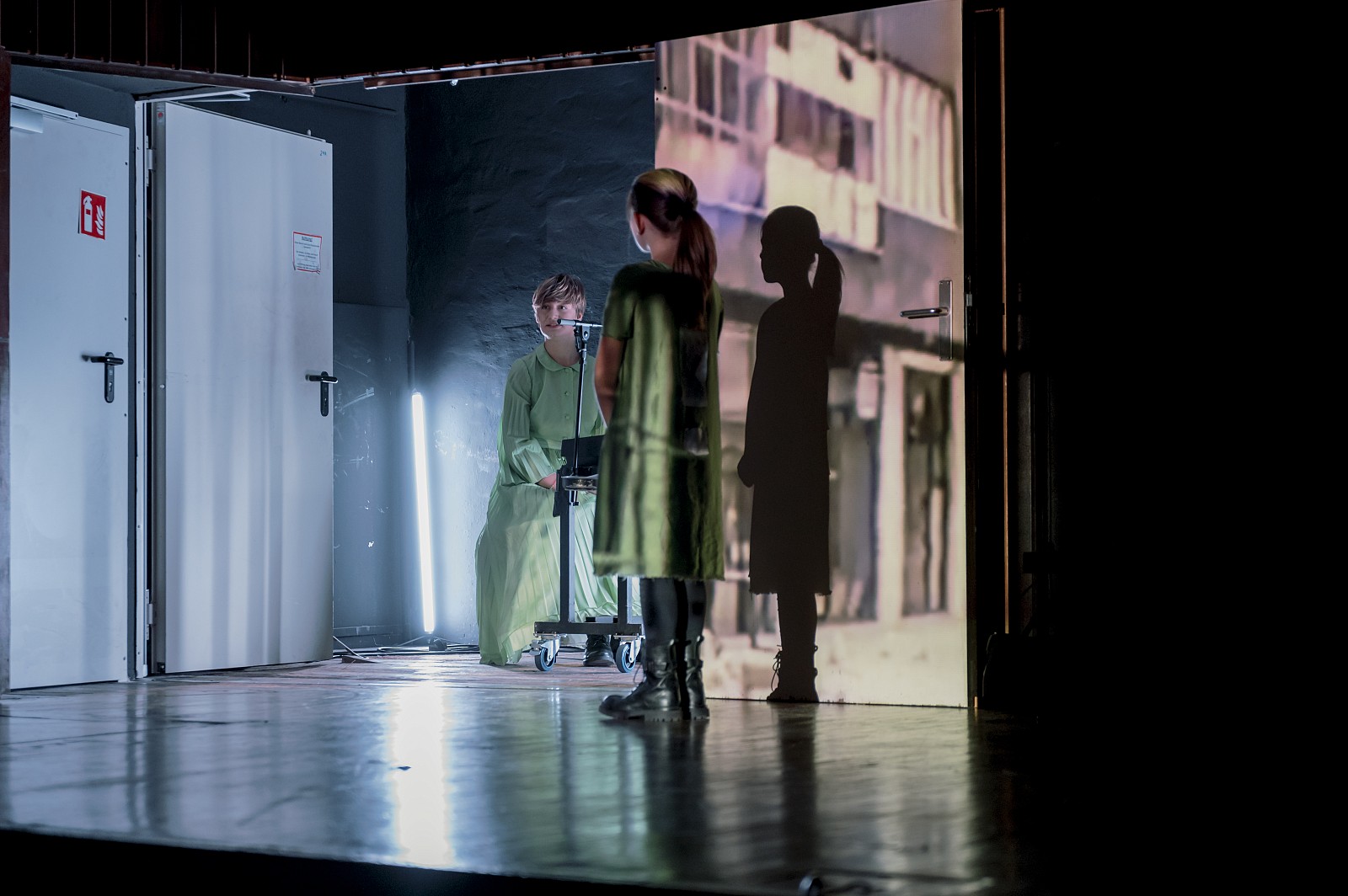 Bühne mit Künstlerinnen